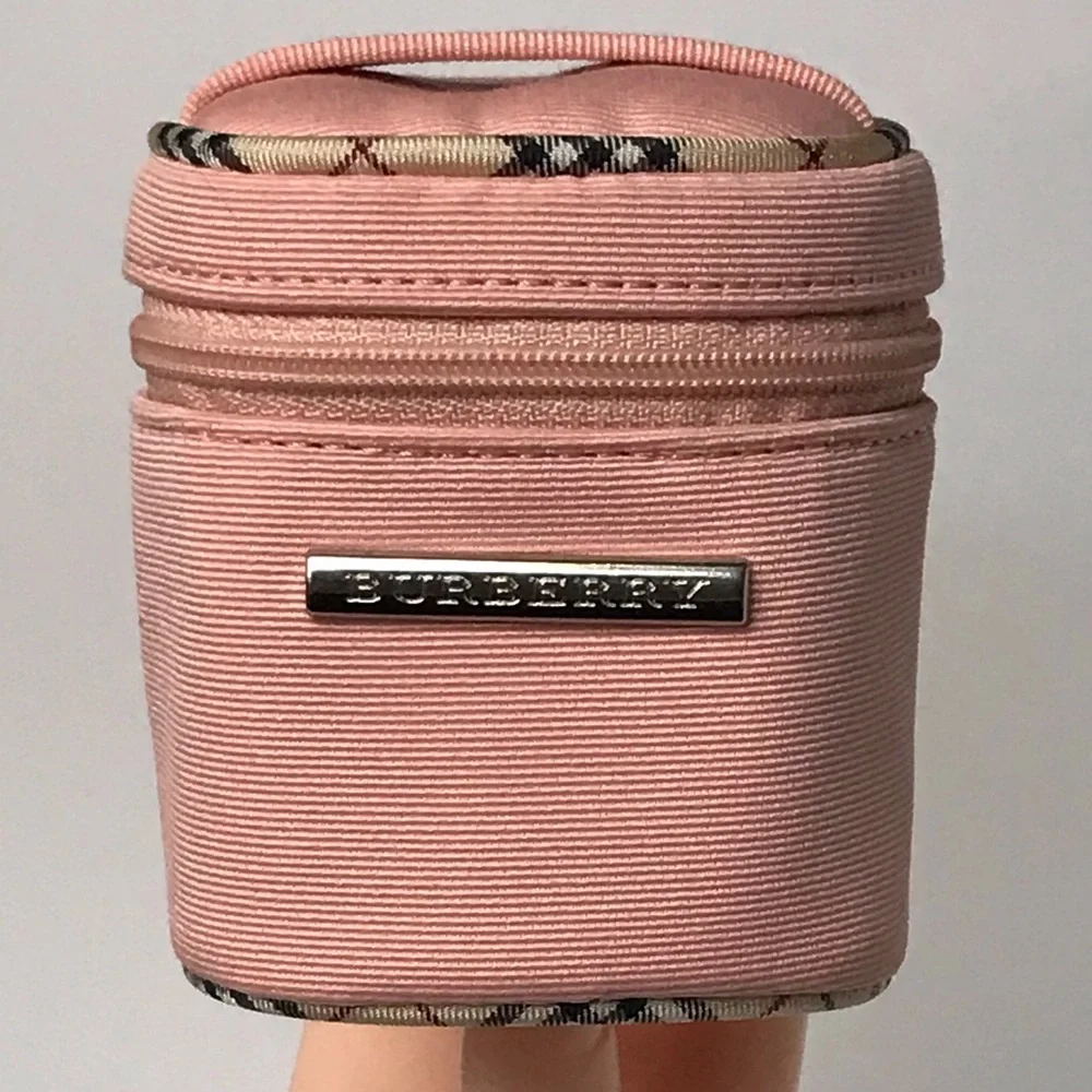 Burberry Mini Case/Pouch 😍👛